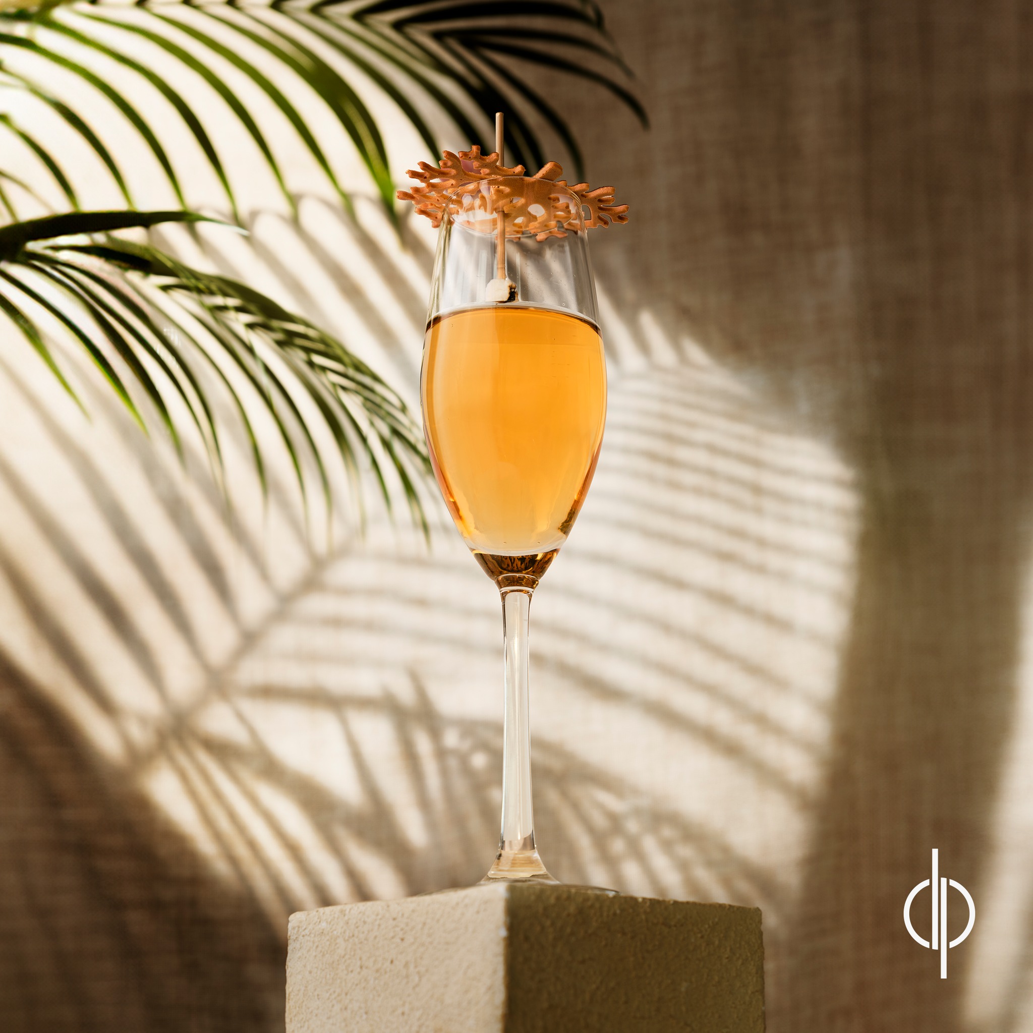 Zion Sky Lounge & Dining — set thưởng thức signature trên bàn