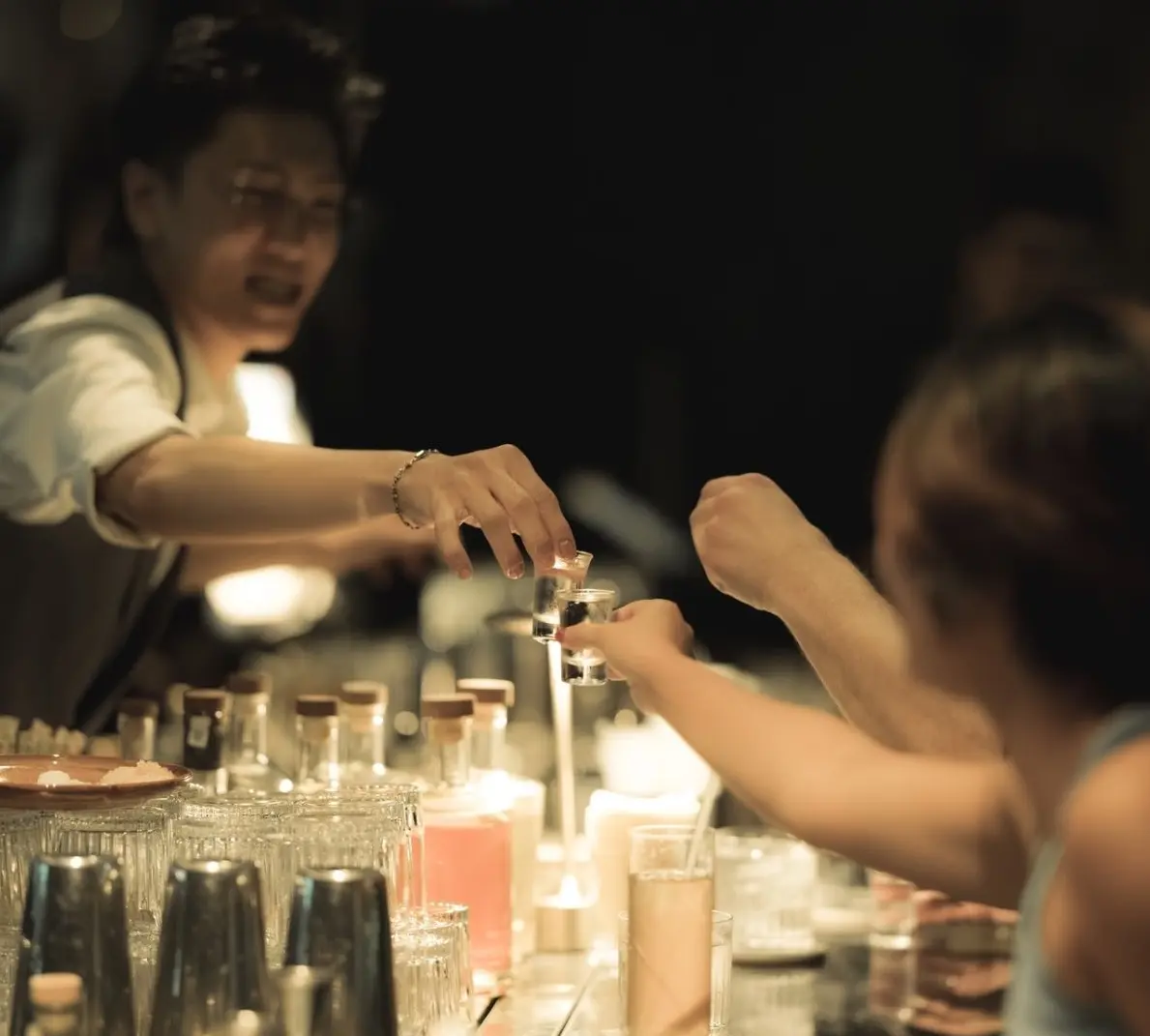 Zion Sky Lounge & Dining — khoảnh khắc đêm rooftop