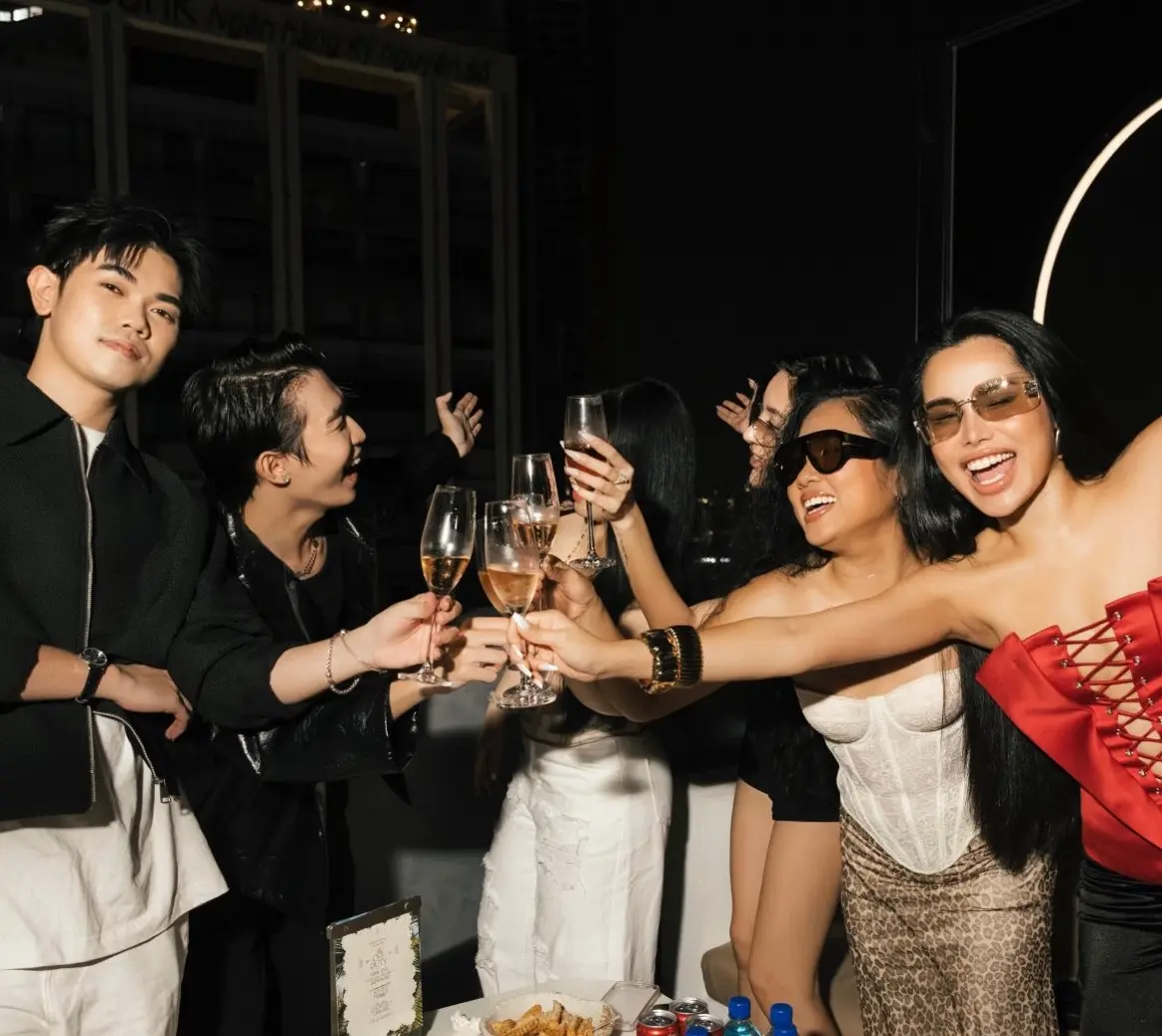 Zion Sky Lounge & Dining — guest moment DJ night